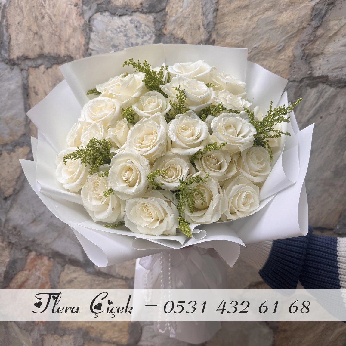 25 Adet Şık Beyaz Gül Buketi