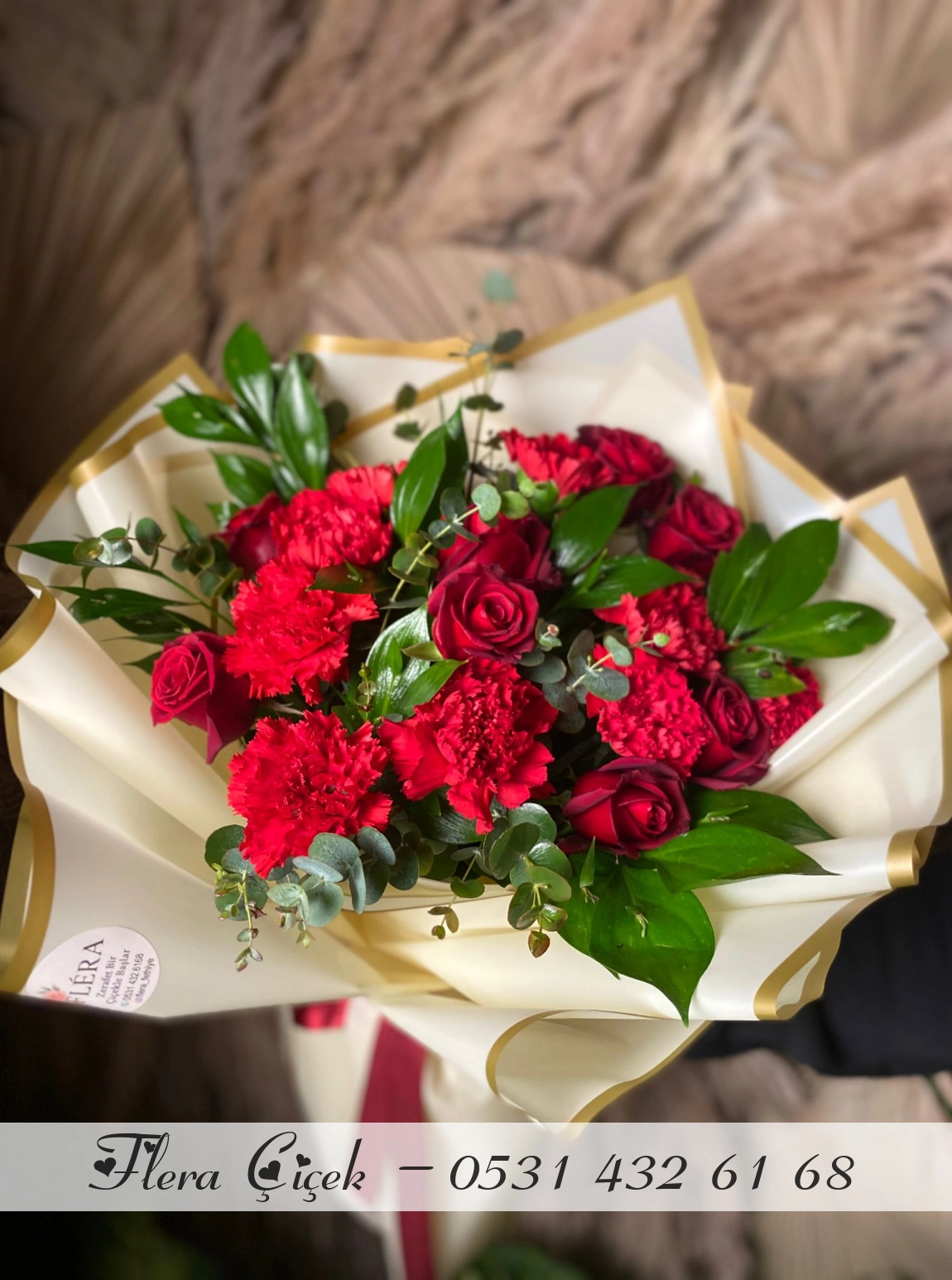 Gül  Ve Karanfil Buketi