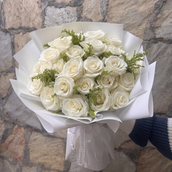 25 Adet Şık Beyaz Gül Buketi